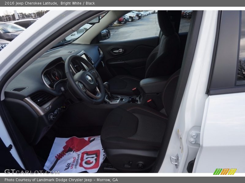 Bright White / Black 2016 Jeep Cherokee Latitude