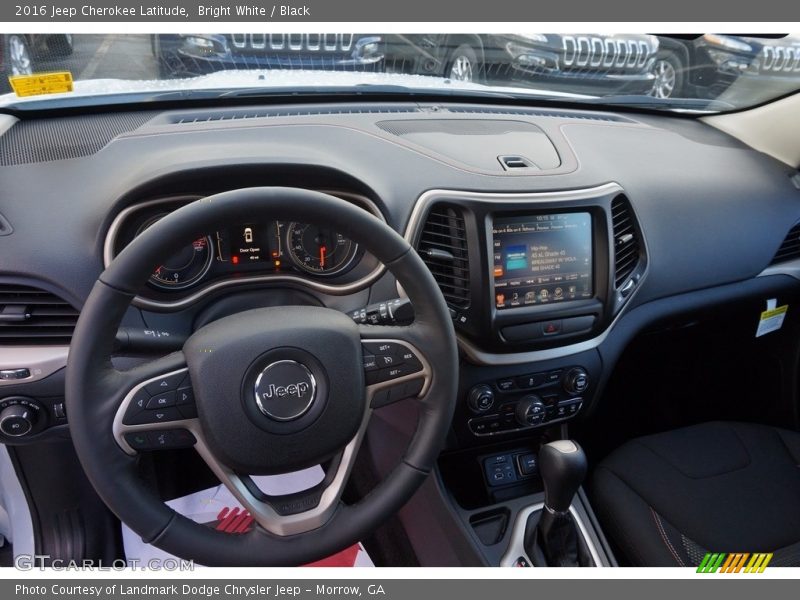Bright White / Black 2016 Jeep Cherokee Latitude