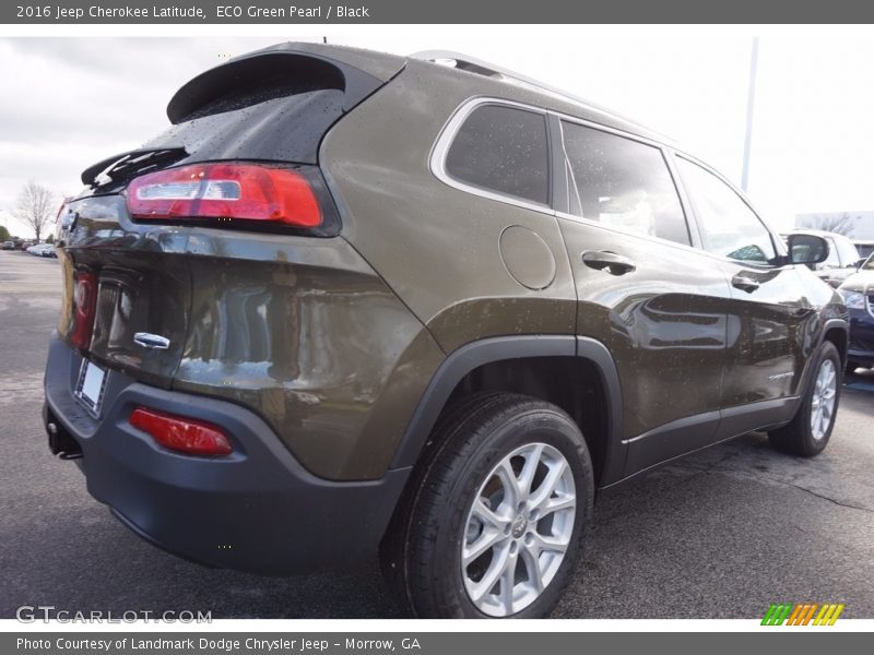 ECO Green Pearl / Black 2016 Jeep Cherokee Latitude