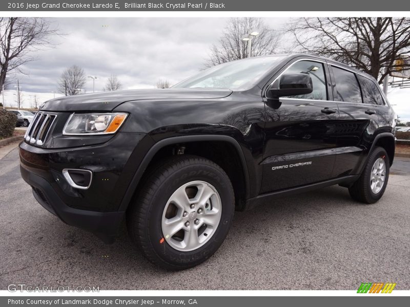 Brilliant Black Crystal Pearl / Black 2016 Jeep Grand Cherokee Laredo E