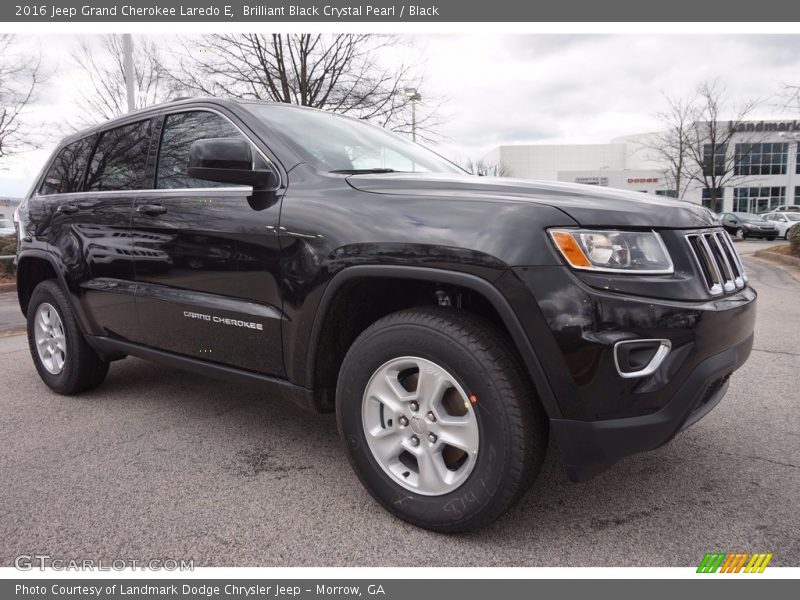 Brilliant Black Crystal Pearl / Black 2016 Jeep Grand Cherokee Laredo E