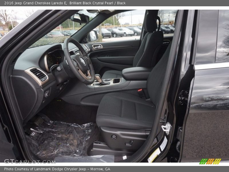 Brilliant Black Crystal Pearl / Black 2016 Jeep Grand Cherokee Laredo E