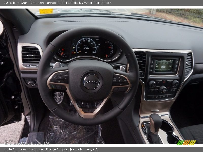 Brilliant Black Crystal Pearl / Black 2016 Jeep Grand Cherokee Laredo E