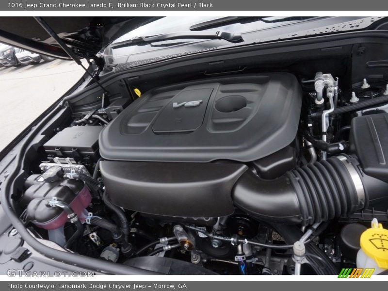 Brilliant Black Crystal Pearl / Black 2016 Jeep Grand Cherokee Laredo E