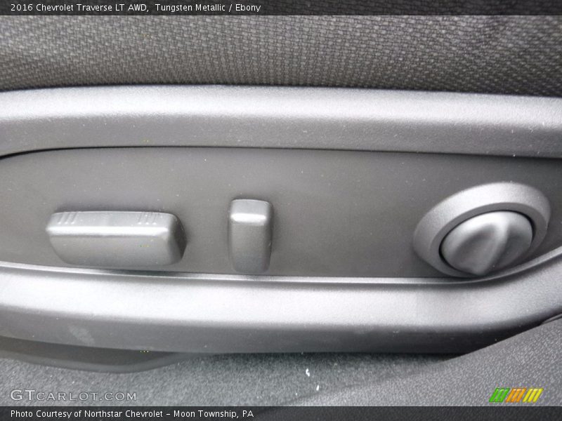 Tungsten Metallic / Ebony 2016 Chevrolet Traverse LT AWD