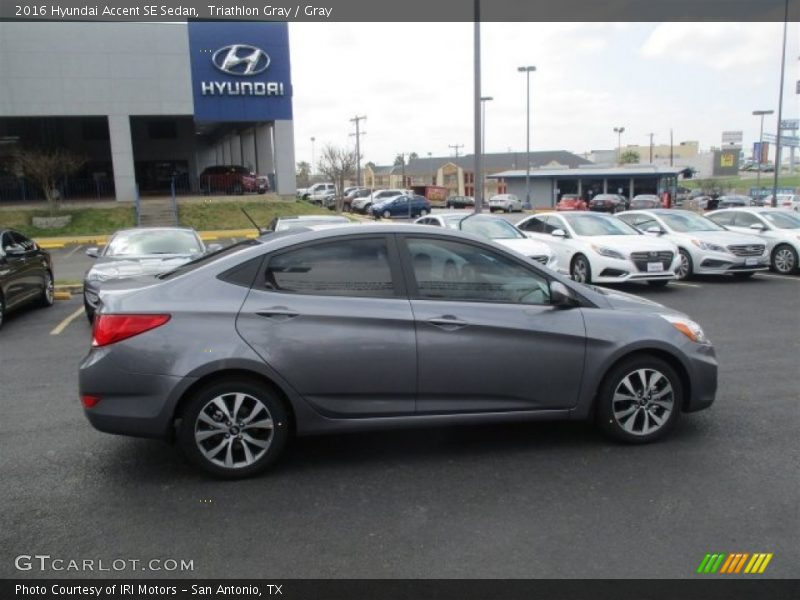 Triathlon Gray / Gray 2016 Hyundai Accent SE Sedan