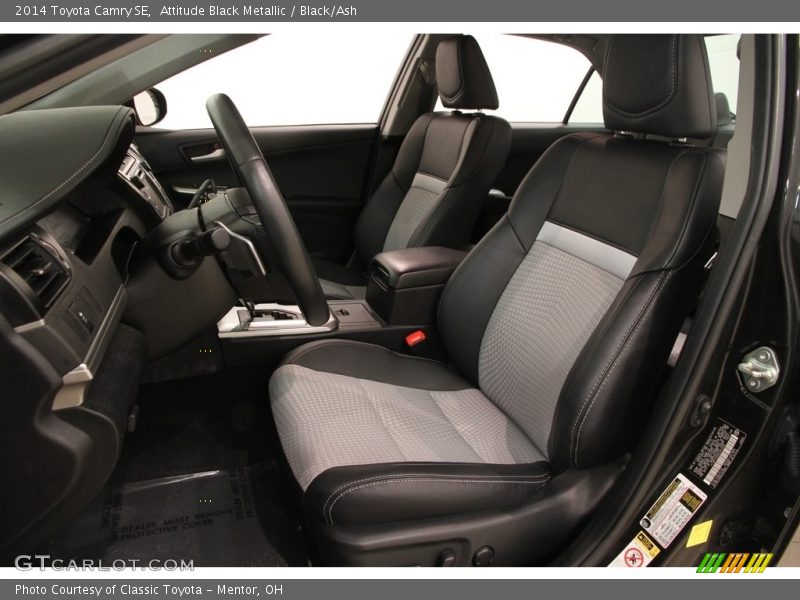 Attitude Black Metallic / Black/Ash 2014 Toyota Camry SE