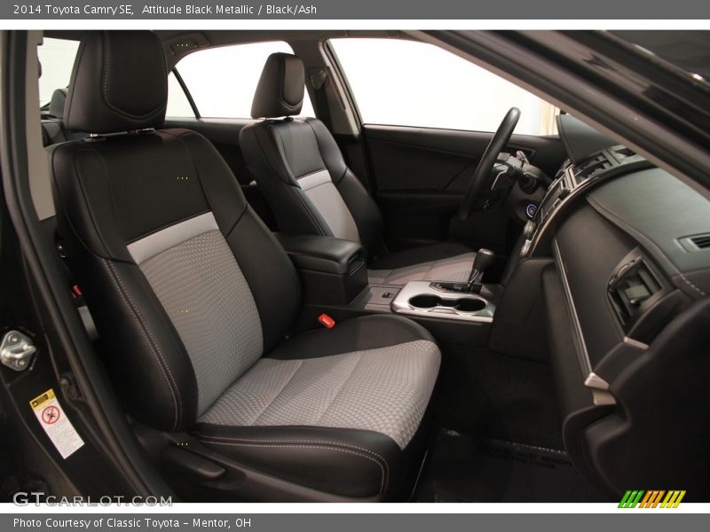 Attitude Black Metallic / Black/Ash 2014 Toyota Camry SE