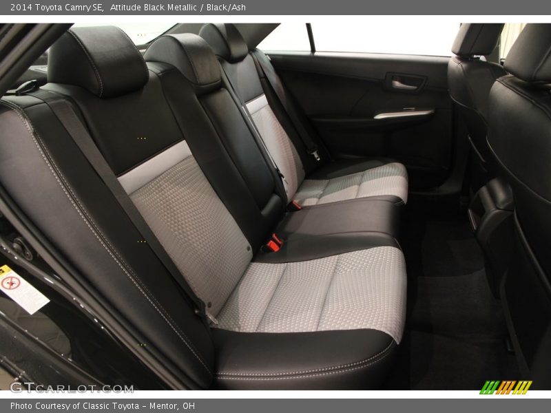 Attitude Black Metallic / Black/Ash 2014 Toyota Camry SE