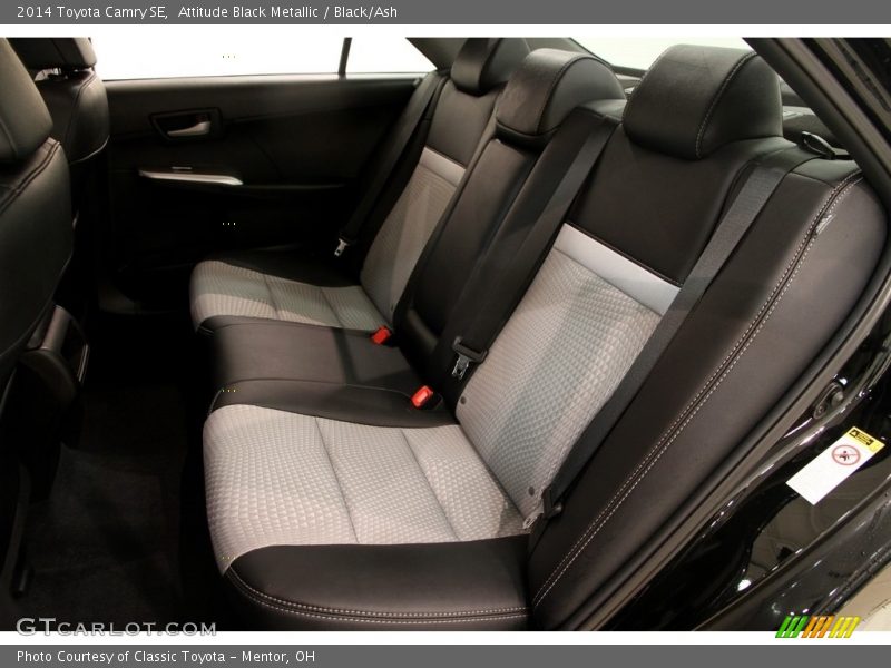 Attitude Black Metallic / Black/Ash 2014 Toyota Camry SE
