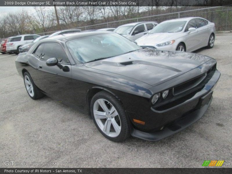 Brilliant Black Crystal Pearl Coat / Dark Slate Gray 2009 Dodge Challenger SE
