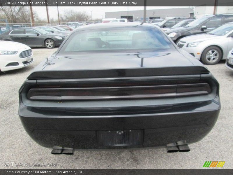 Brilliant Black Crystal Pearl Coat / Dark Slate Gray 2009 Dodge Challenger SE