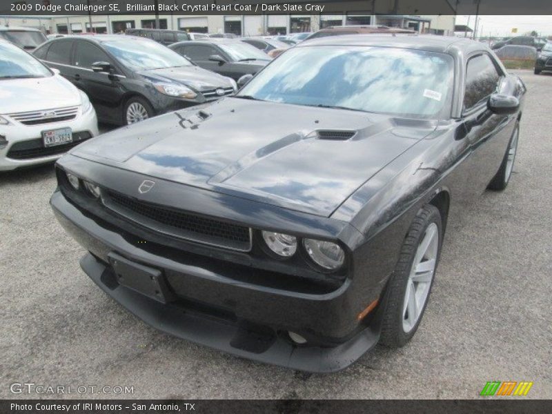 Brilliant Black Crystal Pearl Coat / Dark Slate Gray 2009 Dodge Challenger SE