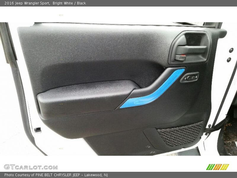 Bright White / Black 2016 Jeep Wrangler Sport