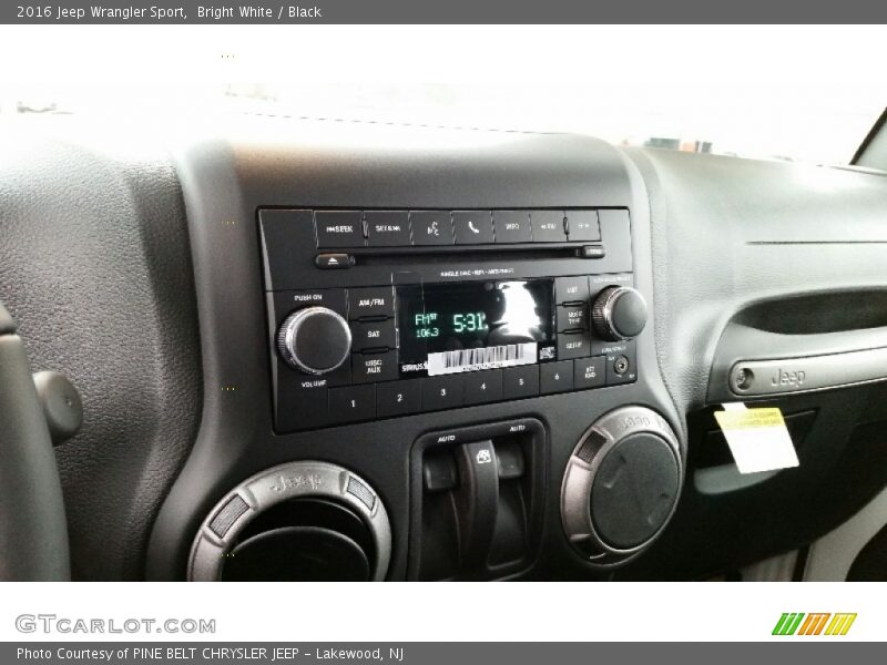 Bright White / Black 2016 Jeep Wrangler Sport