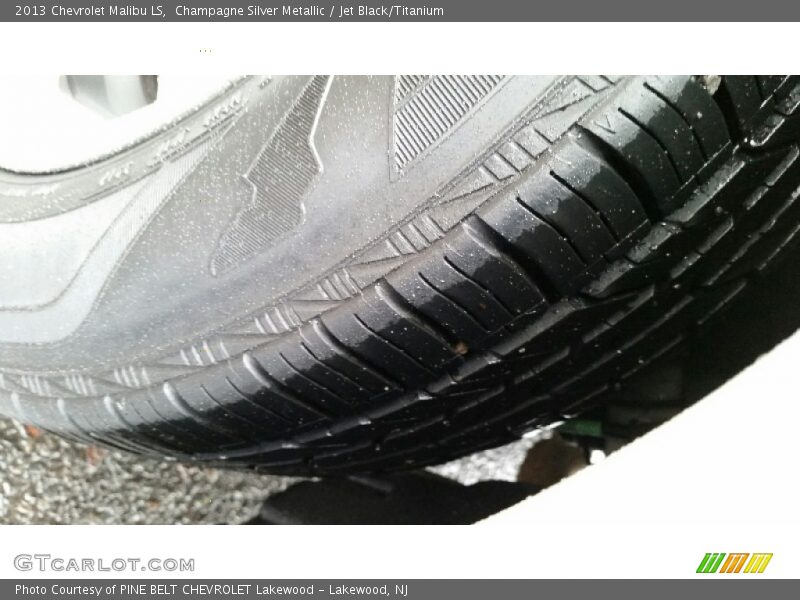 Champagne Silver Metallic / Jet Black/Titanium 2013 Chevrolet Malibu LS