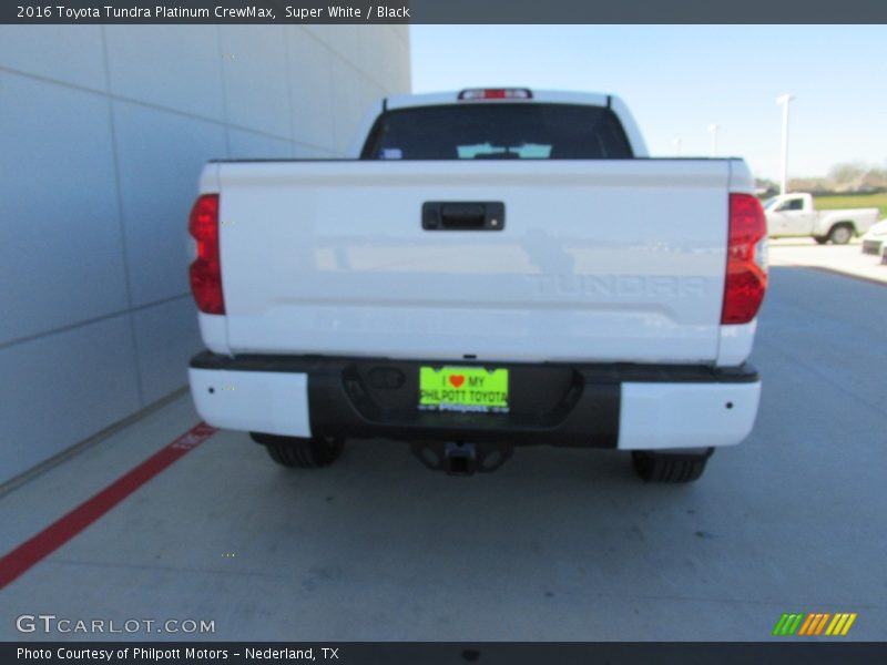 Super White / Black 2016 Toyota Tundra Platinum CrewMax