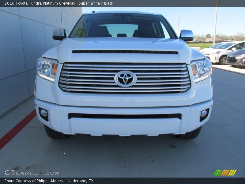 Super White / Black 2016 Toyota Tundra Platinum CrewMax