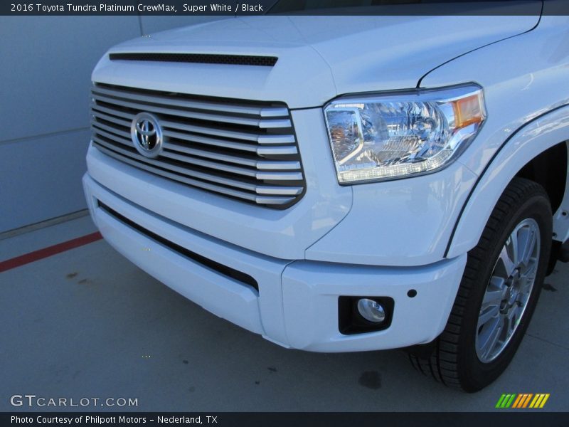 Super White / Black 2016 Toyota Tundra Platinum CrewMax