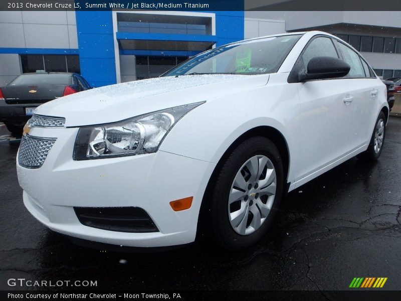 Summit White / Jet Black/Medium Titanium 2013 Chevrolet Cruze LS