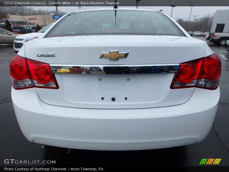 Summit White / Jet Black/Medium Titanium 2013 Chevrolet Cruze LS