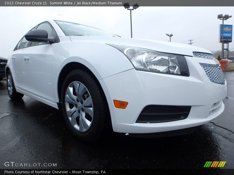 Summit White / Jet Black/Medium Titanium 2013 Chevrolet Cruze LS