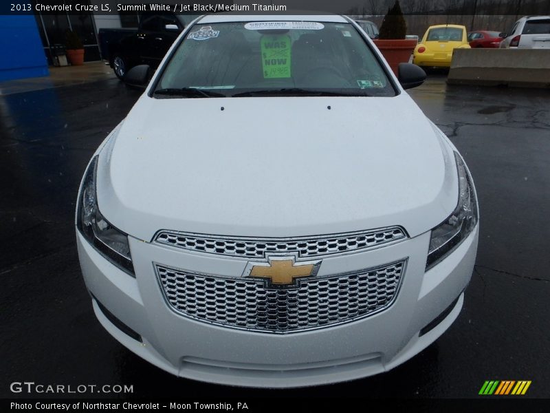 Summit White / Jet Black/Medium Titanium 2013 Chevrolet Cruze LS