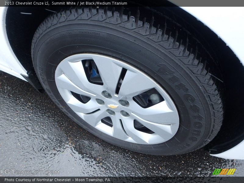 Summit White / Jet Black/Medium Titanium 2013 Chevrolet Cruze LS