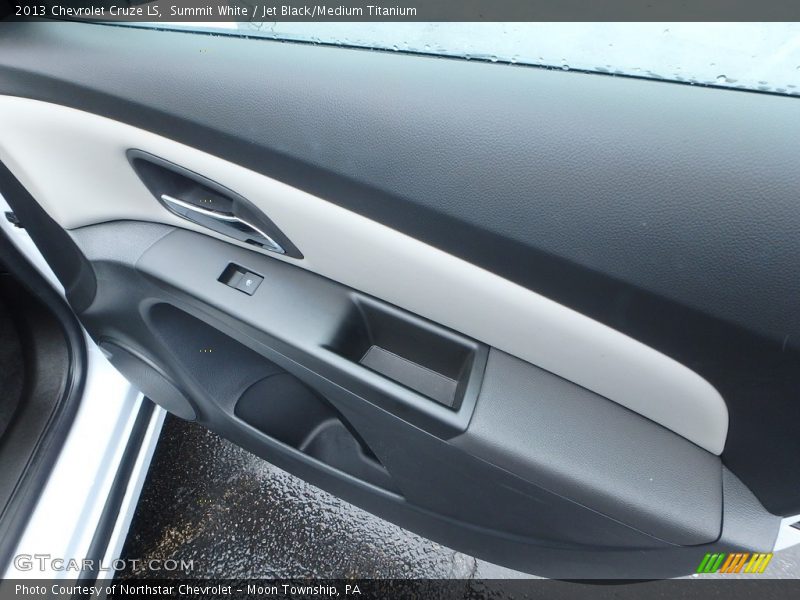 Summit White / Jet Black/Medium Titanium 2013 Chevrolet Cruze LS