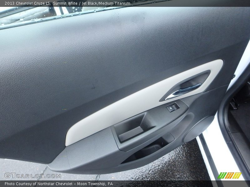 Summit White / Jet Black/Medium Titanium 2013 Chevrolet Cruze LS