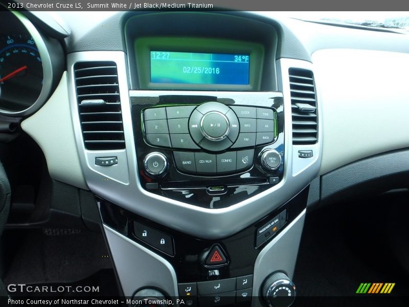 Summit White / Jet Black/Medium Titanium 2013 Chevrolet Cruze LS