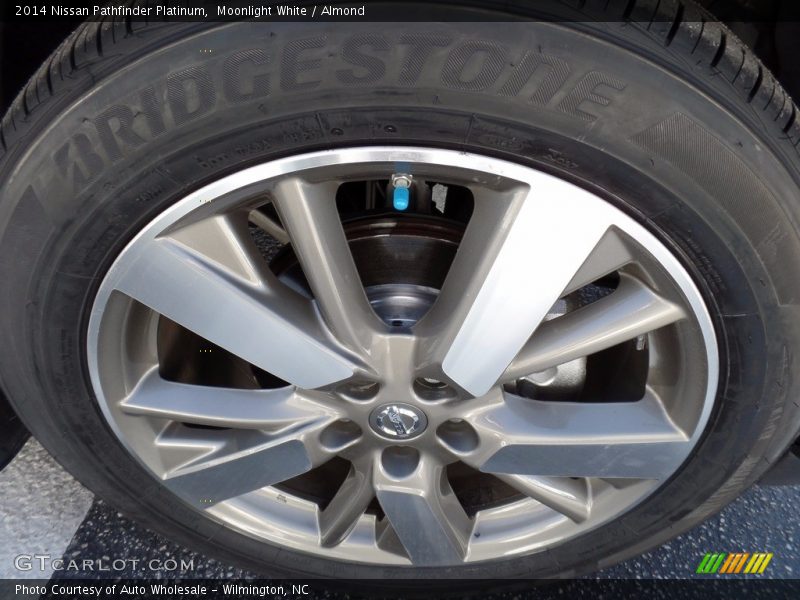 Moonlight White / Almond 2014 Nissan Pathfinder Platinum