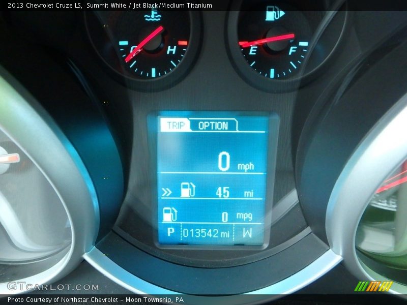 Summit White / Jet Black/Medium Titanium 2013 Chevrolet Cruze LS