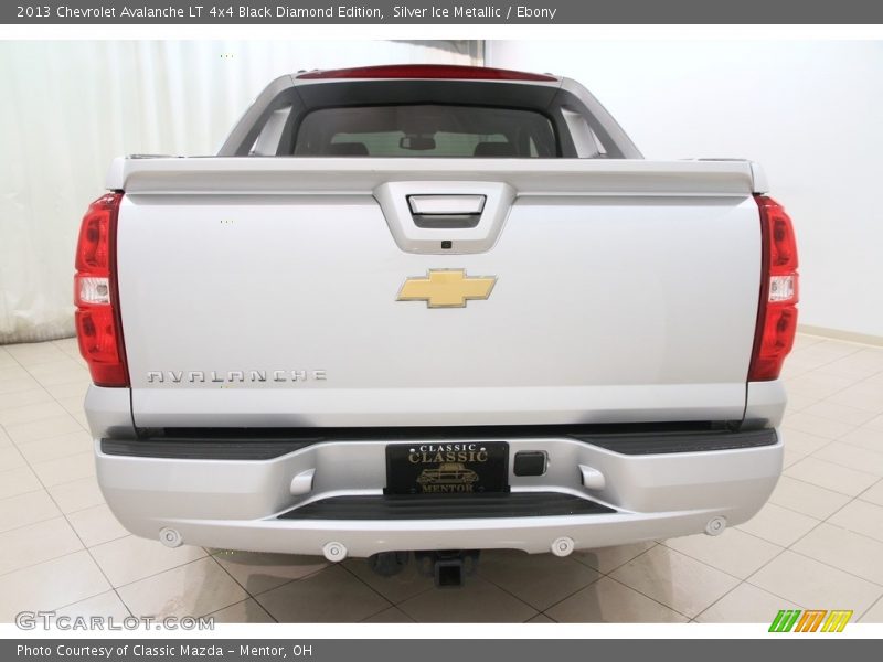 Silver Ice Metallic / Ebony 2013 Chevrolet Avalanche LT 4x4 Black Diamond Edition
