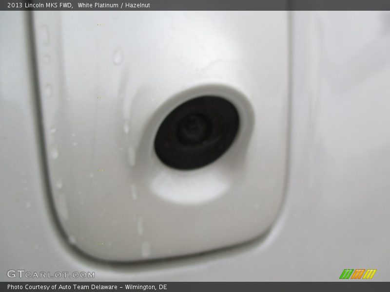 White Platinum / Hazelnut 2013 Lincoln MKS FWD