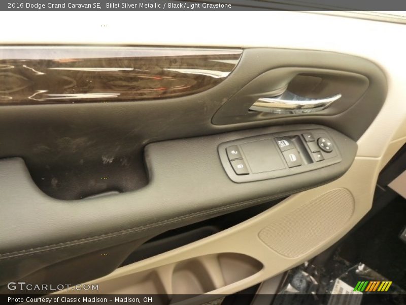 Billet Silver Metallic / Black/Light Graystone 2016 Dodge Grand Caravan SE