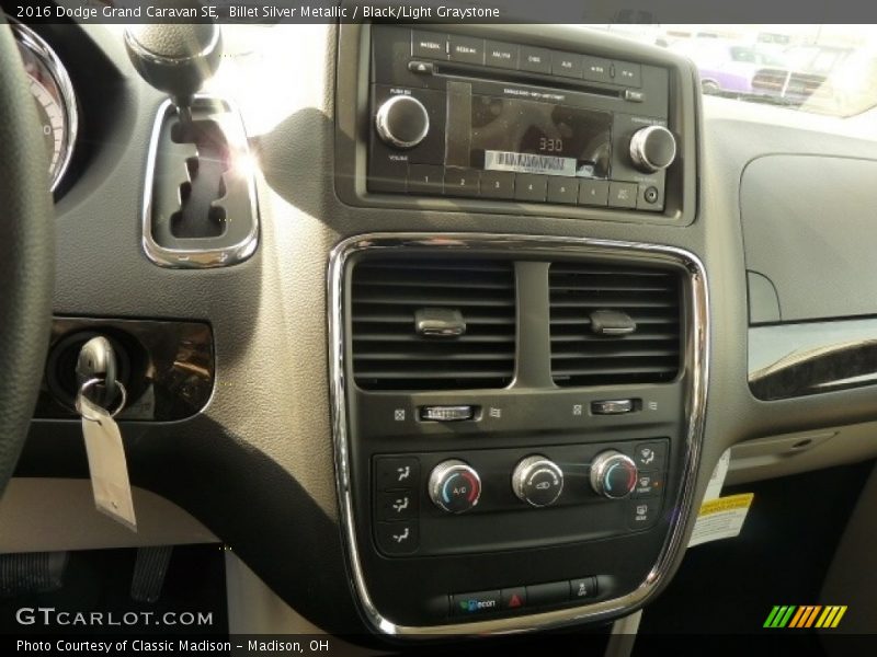 Billet Silver Metallic / Black/Light Graystone 2016 Dodge Grand Caravan SE