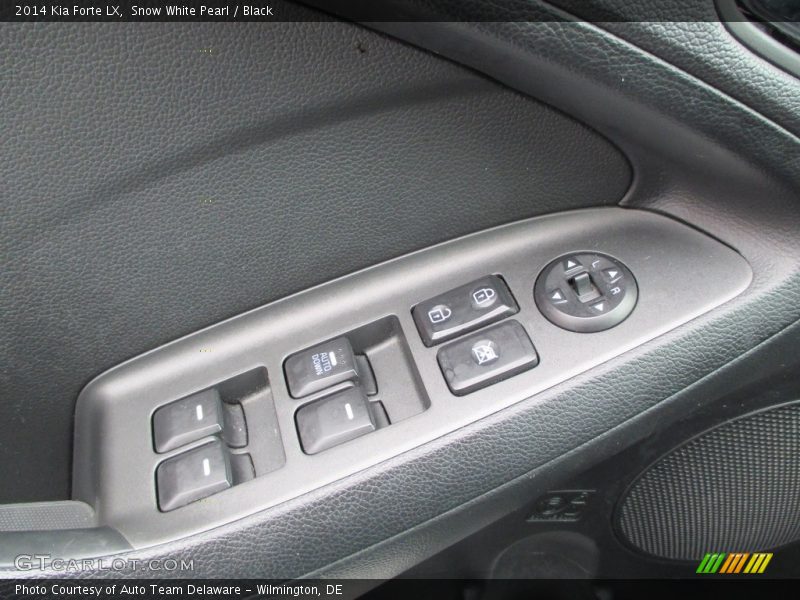 Snow White Pearl / Black 2014 Kia Forte LX
