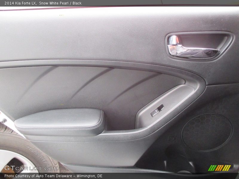 Snow White Pearl / Black 2014 Kia Forte LX