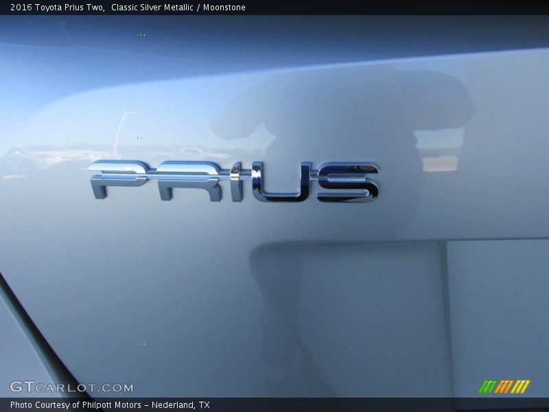 Classic Silver Metallic / Moonstone 2016 Toyota Prius Two