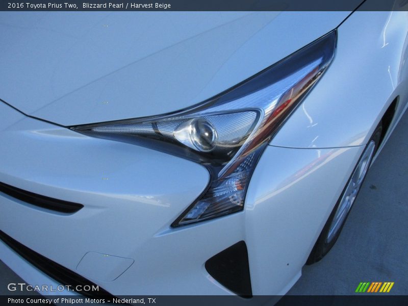 Blizzard Pearl / Harvest Beige 2016 Toyota Prius Two