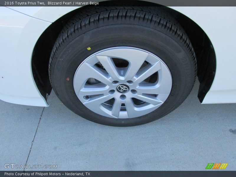 Blizzard Pearl / Harvest Beige 2016 Toyota Prius Two
