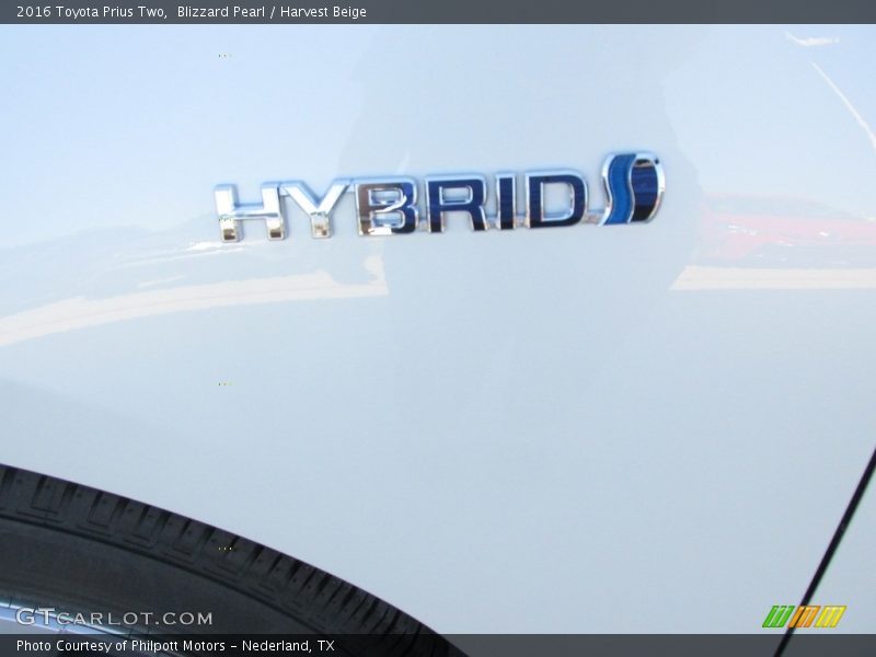 Blizzard Pearl / Harvest Beige 2016 Toyota Prius Two
