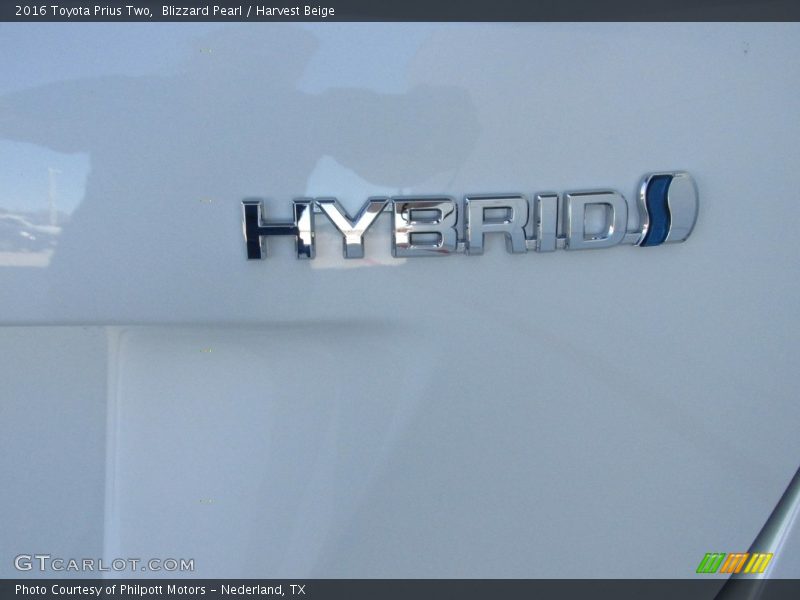 Blizzard Pearl / Harvest Beige 2016 Toyota Prius Two
