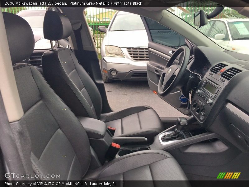 Platinum Grey Metallic / Anthracite Black 2006 Volkswagen Jetta 2.5 Sedan