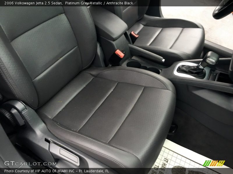 Platinum Grey Metallic / Anthracite Black 2006 Volkswagen Jetta 2.5 Sedan