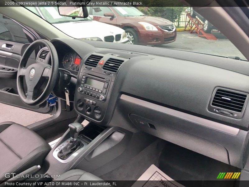 Platinum Grey Metallic / Anthracite Black 2006 Volkswagen Jetta 2.5 Sedan