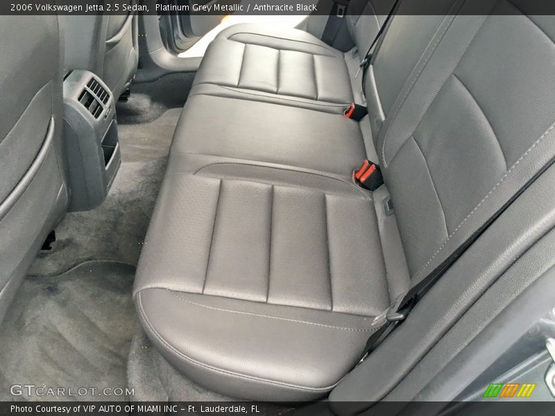 Platinum Grey Metallic / Anthracite Black 2006 Volkswagen Jetta 2.5 Sedan