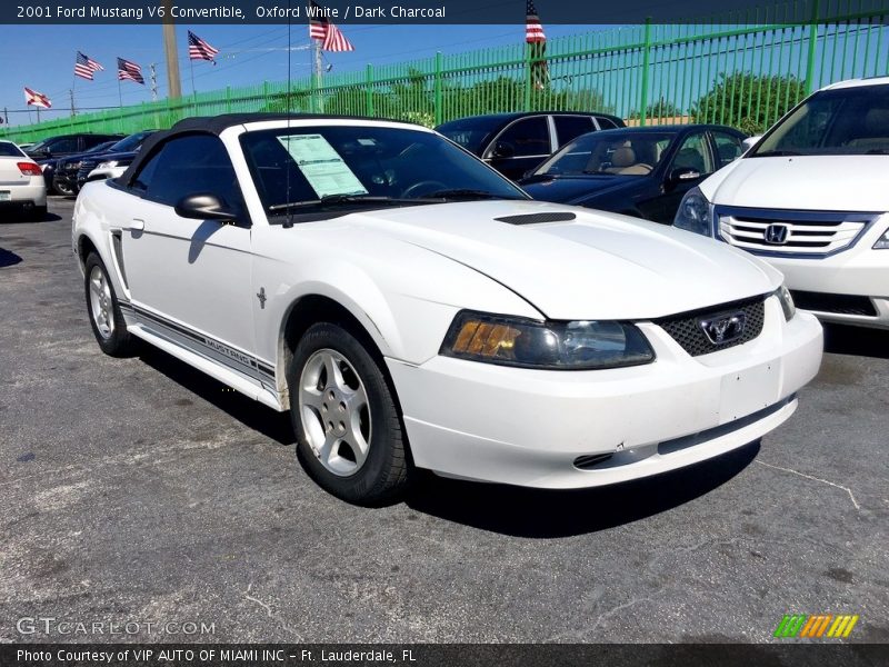 Oxford White / Dark Charcoal 2001 Ford Mustang V6 Convertible