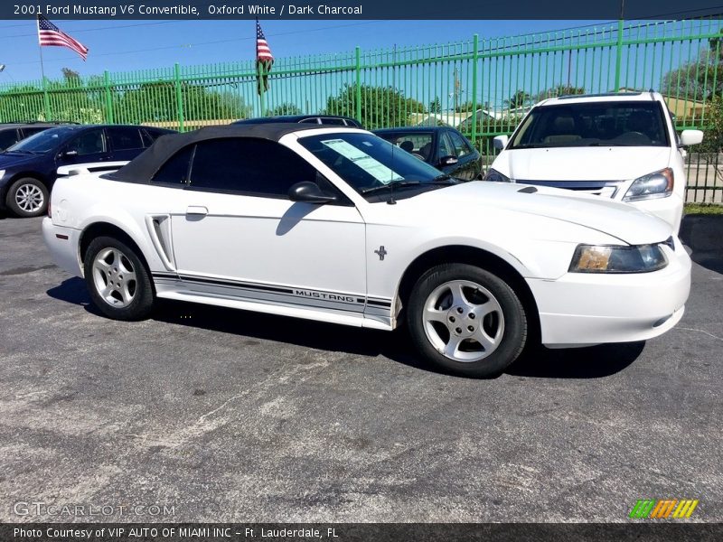 Oxford White / Dark Charcoal 2001 Ford Mustang V6 Convertible